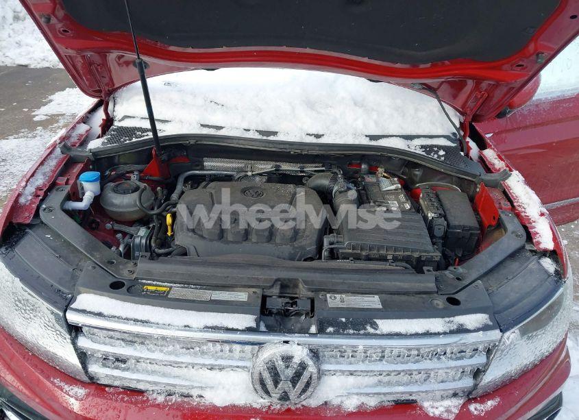 Photo 10 of 2018 Volkswagen Tiguan 2.0T SE/2.0T SEL (VIN 3VV2B7AX3JM148893)