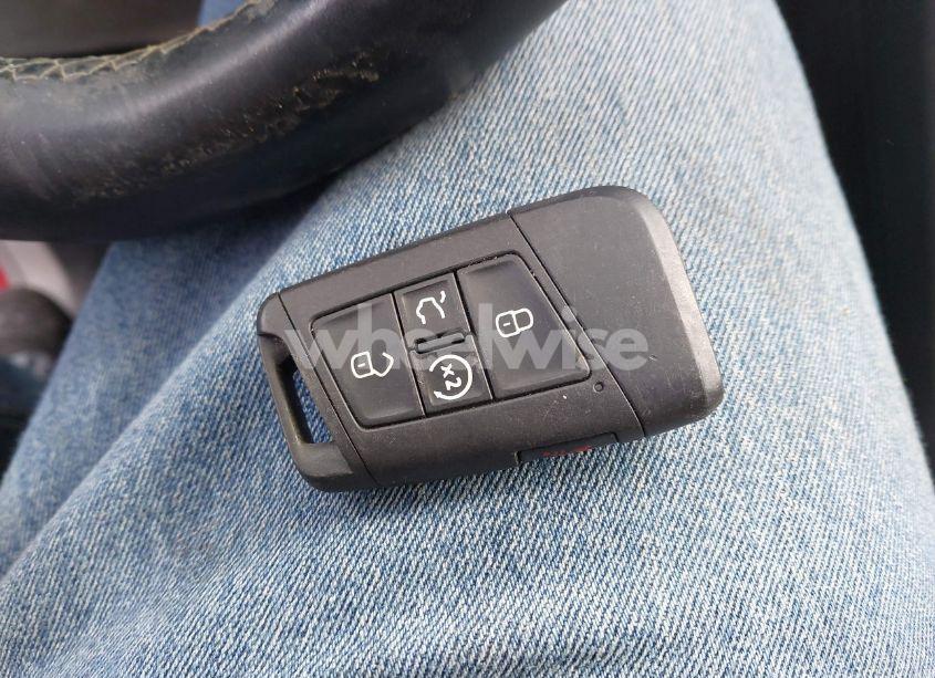 Photo 11 of 2018 Volkswagen Tiguan 2.0T SE/2.0T SEL (VIN 3VV2B7AX3JM148893)