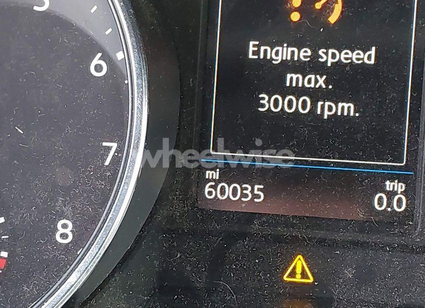 Photo 15 of 2018 Volkswagen Tiguan 2.0T SE/2.0T SEL (VIN 3VV2B7AX3JM148893)