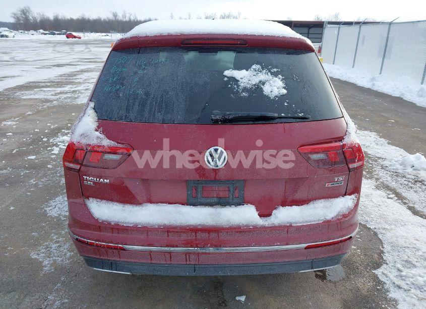 Photo 16 of 2018 Volkswagen Tiguan 2.0T SE/2.0T SEL (VIN 3VV2B7AX3JM148893)