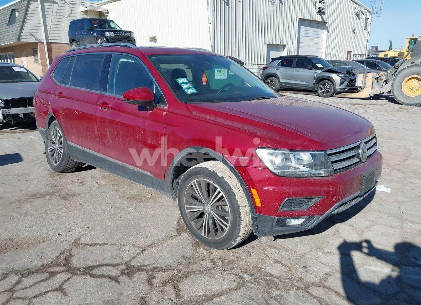 2018 Volkswagen Tiguan (VIN 3VV2B7AX3JM218828) main photo