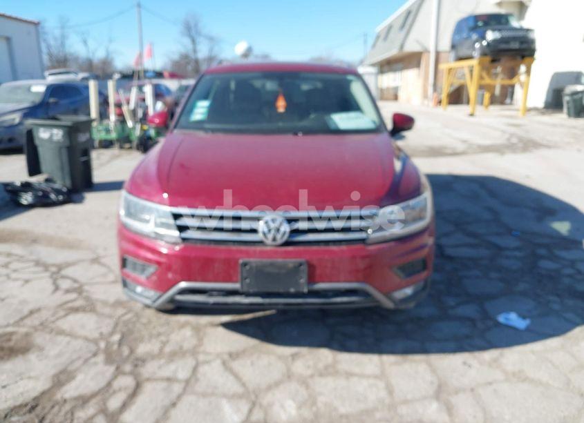 Photo 12 of 2018 Volkswagen Tiguan (VIN 3VV2B7AX3JM218828)
