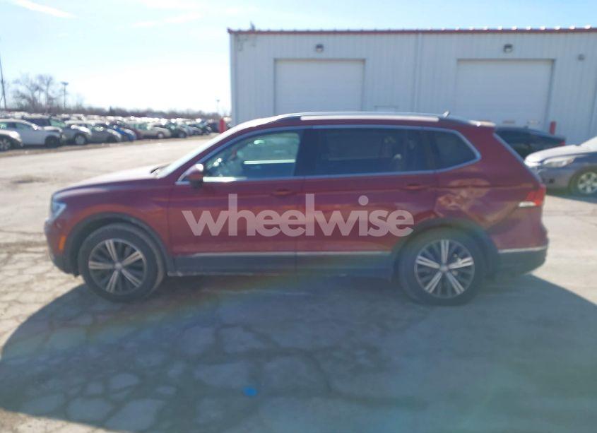 Photo 14 of 2018 Volkswagen Tiguan (VIN 3VV2B7AX3JM218828)
