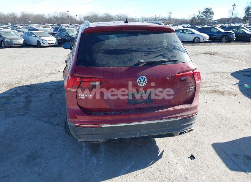 Photo 16 of 2018 Volkswagen Tiguan (VIN 3VV2B7AX3JM218828)