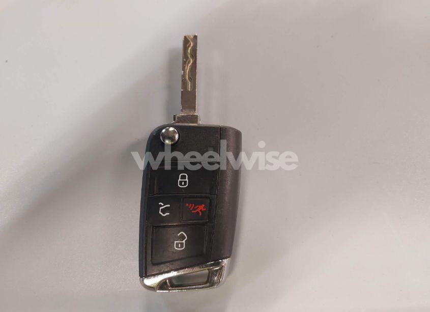 Photo 11 of 2019 Volkswagen Tiguan 2.0T SE/2.0T SEL/2.0T SEL R-LINE/2.0T SEL R-LINE BLACK (VIN 3VV2B7AX3KM015293)