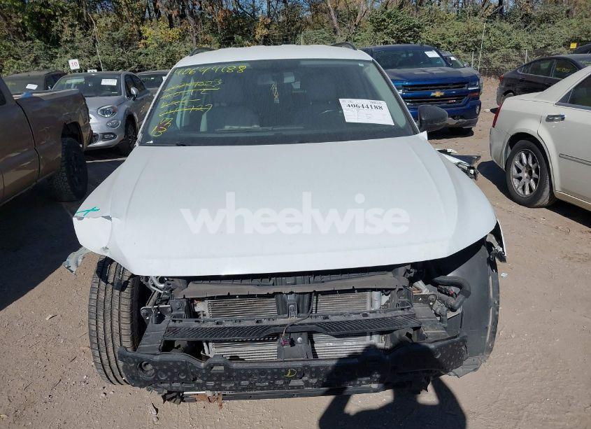 Photo 13 of 2019 Volkswagen Tiguan 2.0T SE/2.0T SEL/2.0T SEL R-LINE/2.0T SEL R-LINE BLACK (VIN 3VV2B7AX3KM040727)