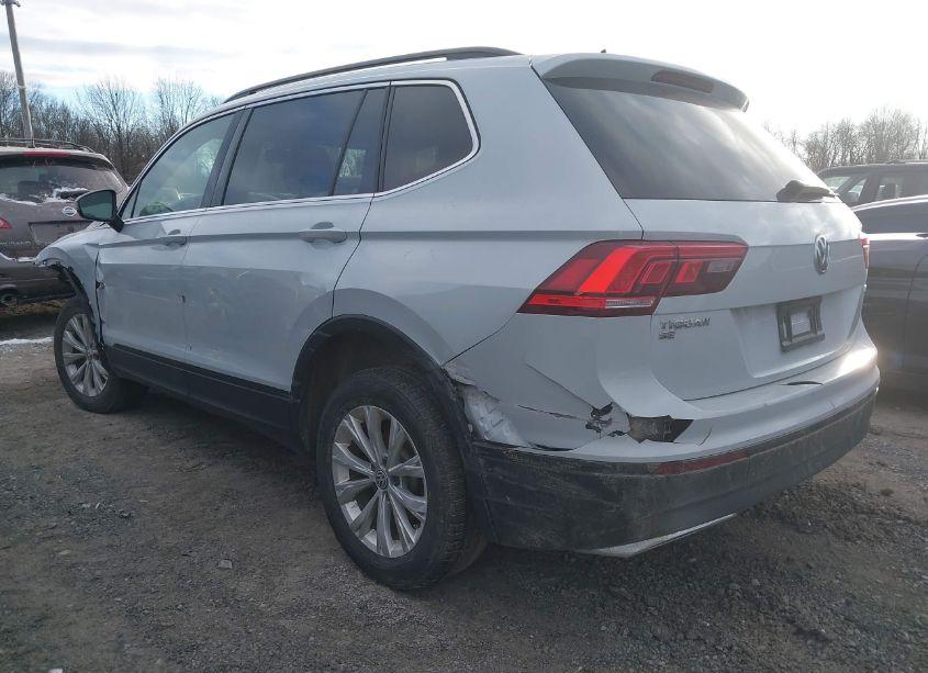 Photo 3 of 2019 Volkswagen Tiguan 2.0T SE/2.0T SEL/2.0T SEL R-LINE/2.0T SEL R-LINE BLACK (VIN 3VV2B7AX3KM069158)