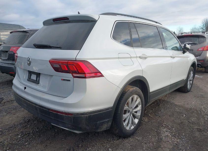 Photo 4 of 2019 Volkswagen Tiguan 2.0T SE/2.0T SEL/2.0T SEL R-LINE/2.0T SEL R-LINE BLACK (VIN 3VV2B7AX3KM069158)
