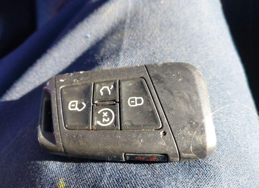 Photo 11 of 2019 Volkswagen Tiguan 2.0T SE/2.0T SEL/2.0T SEL R-LINE/2.0T SEL R-LINE BLACK (VIN 3VV2B7AX3KM144716)