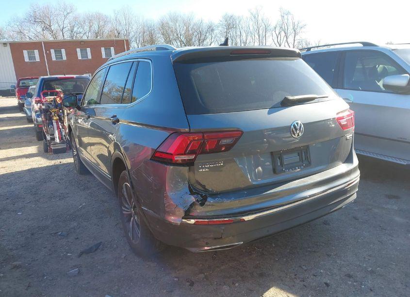 Photo 6 of 2019 Volkswagen Tiguan 2.0T SE/2.0T SEL/2.0T SEL R-LINE/2.0T SEL R-LINE BLACK (VIN 3VV2B7AX3KM144716)