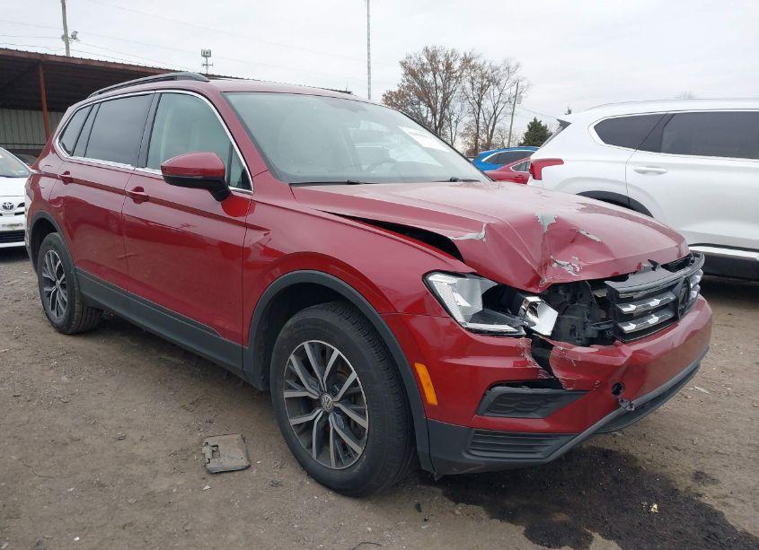 2019 Volkswagen Tiguan 2.0T SE/2.0T SEL/2.0T SEL R-LINE/2.0T SEL R-LINE BLACK (VIN 3VV2B7AX3KM156574) main photo