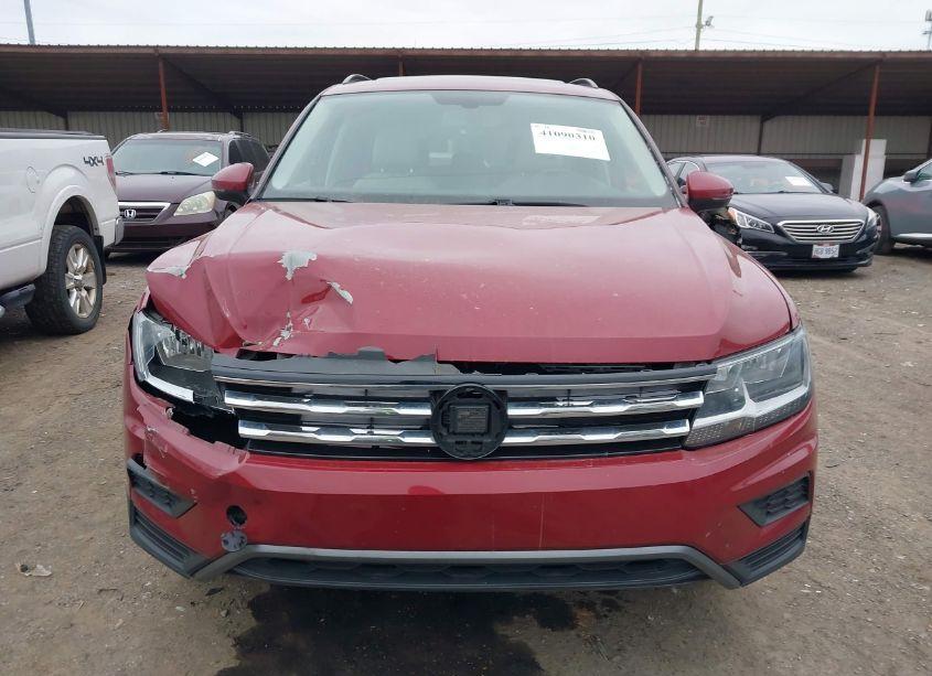 Photo 12 of 2019 Volkswagen Tiguan 2.0T SE/2.0T SEL/2.0T SEL R-LINE/2.0T SEL R-LINE BLACK (VIN 3VV2B7AX3KM156574)