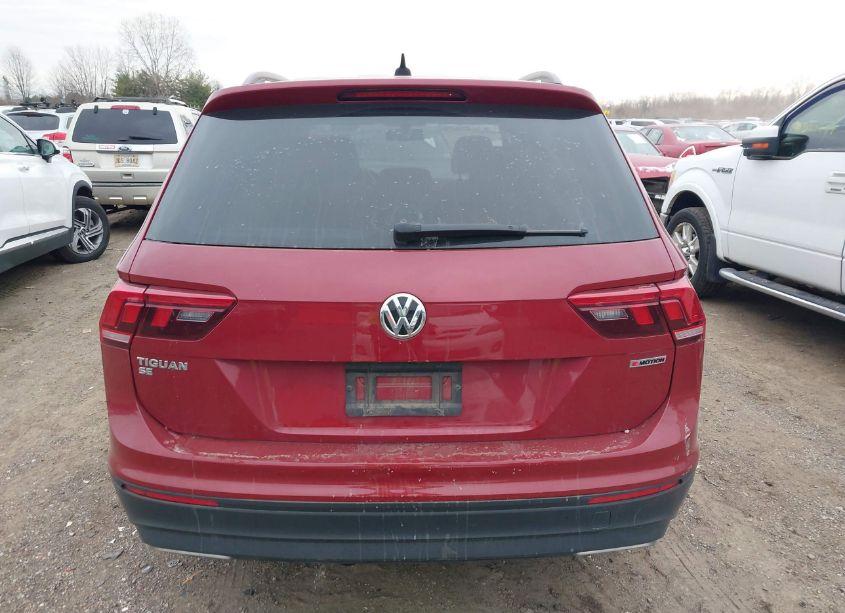 Photo 16 of 2019 Volkswagen Tiguan 2.0T SE/2.0T SEL/2.0T SEL R-LINE/2.0T SEL R-LINE BLACK (VIN 3VV2B7AX3KM156574)