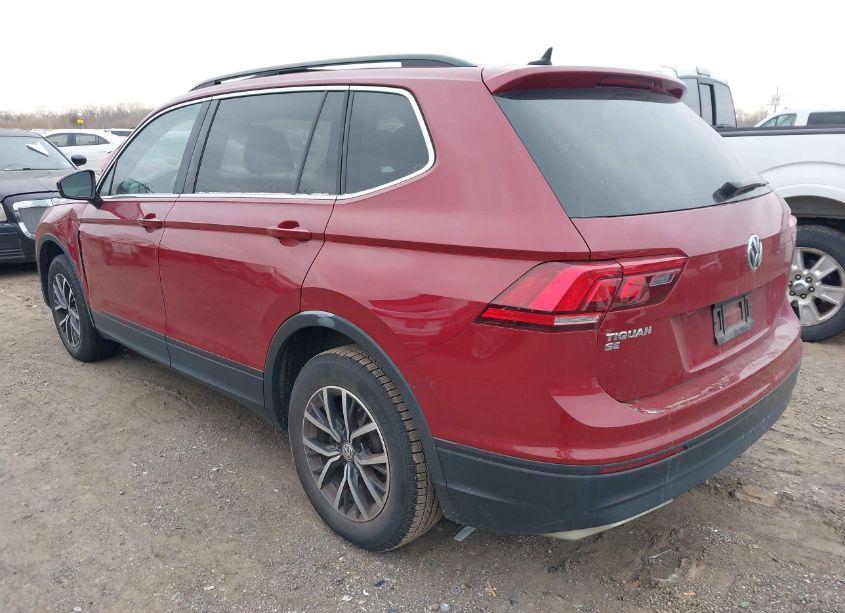 Photo 3 of 2019 Volkswagen Tiguan 2.0T SE/2.0T SEL/2.0T SEL R-LINE/2.0T SEL R-LINE BLACK (VIN 3VV2B7AX3KM156574)