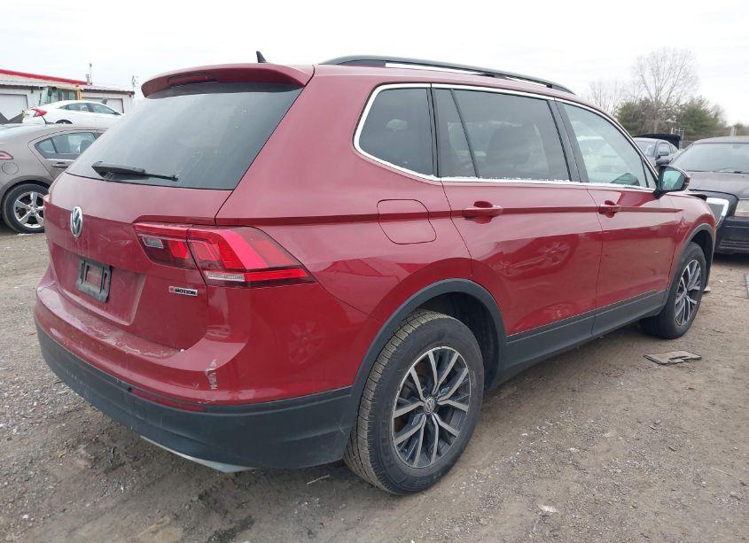 Photo 4 of 2019 Volkswagen Tiguan 2.0T SE/2.0T SEL/2.0T SEL R-LINE/2.0T SEL R-LINE BLACK (VIN 3VV2B7AX3KM156574)