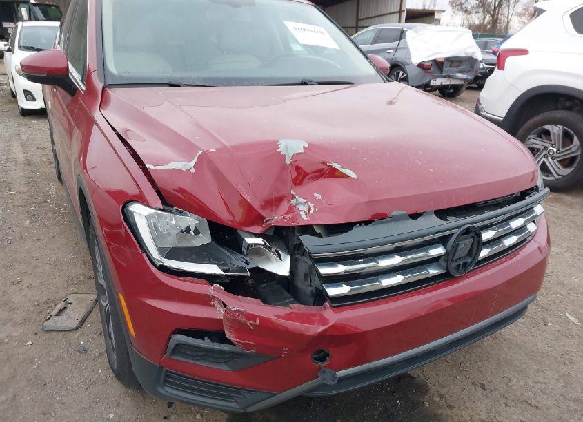 Photo 6 of 2019 Volkswagen Tiguan 2.0T SE/2.0T SEL/2.0T SEL R-LINE/2.0T SEL R-LINE BLACK (VIN 3VV2B7AX3KM156574)
