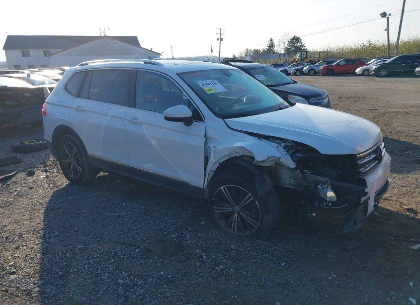 2019 Volkswagen Tiguan 2.0T SE/2.0T SEL/2.0T SEL R-LINE/2.0T SEL R-LINE BLACK (VIN 3VV2B7AX3KM160883) main photo