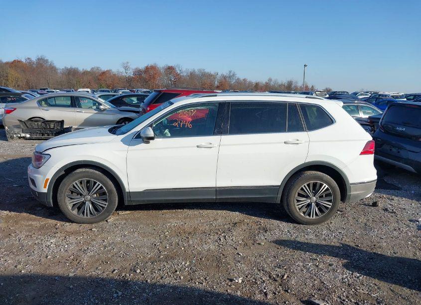 Photo 14 of 2019 Volkswagen Tiguan 2.0T SE/2.0T SEL/2.0T SEL R-LINE/2.0T SEL R-LINE BLACK (VIN 3VV2B7AX3KM160883)