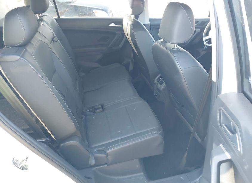 Photo 8 of 2019 Volkswagen Tiguan 2.0T SE/2.0T SEL/2.0T SEL R-LINE/2.0T SEL R-LINE BLACK (VIN 3VV2B7AX3KM160883)