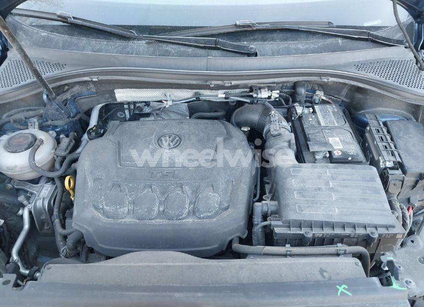 Photo 10 of 2019 Volkswagen Tiguan 2.0T SE/2.0T SEL/2.0T SEL R-LINE/2.0T SEL R-LINE BLACK (VIN 3VV2B7AX3KM170832)