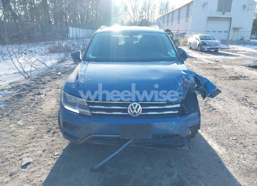 Photo 12 of 2019 Volkswagen Tiguan 2.0T SE/2.0T SEL/2.0T SEL R-LINE/2.0T SEL R-LINE BLACK (VIN 3VV2B7AX3KM170832)