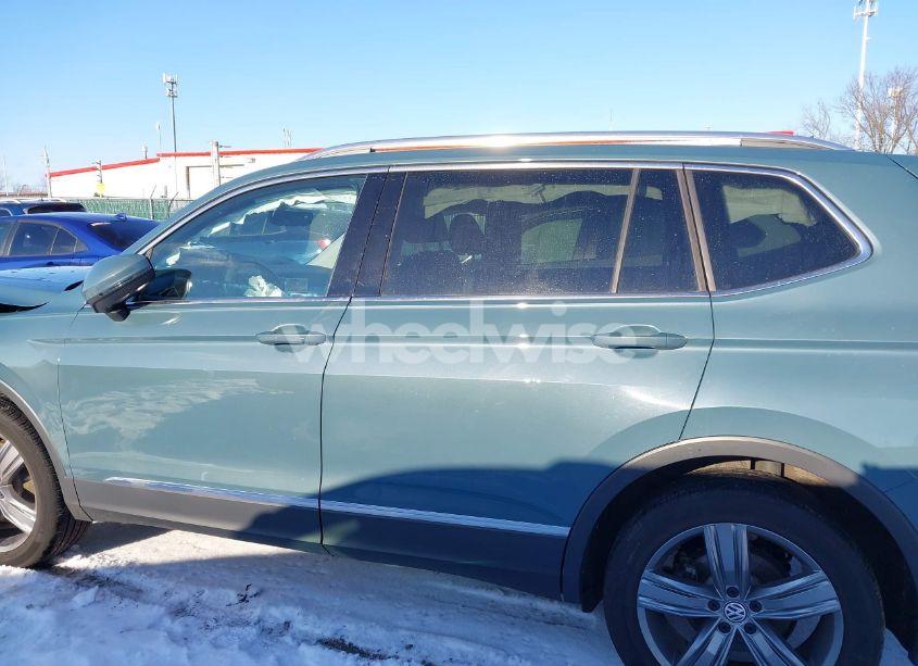 Photo 14 of 2020 Volkswagen Tiguan 2.0T SE/2.0T SE R-LINE BLACK/2.0T SEL (VIN 3VV2B7AX3LM025954)