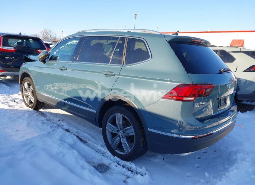 Photo 3 of 2020 Volkswagen Tiguan 2.0T SE/2.0T SE R-LINE BLACK/2.0T SEL (VIN 3VV2B7AX3LM025954)