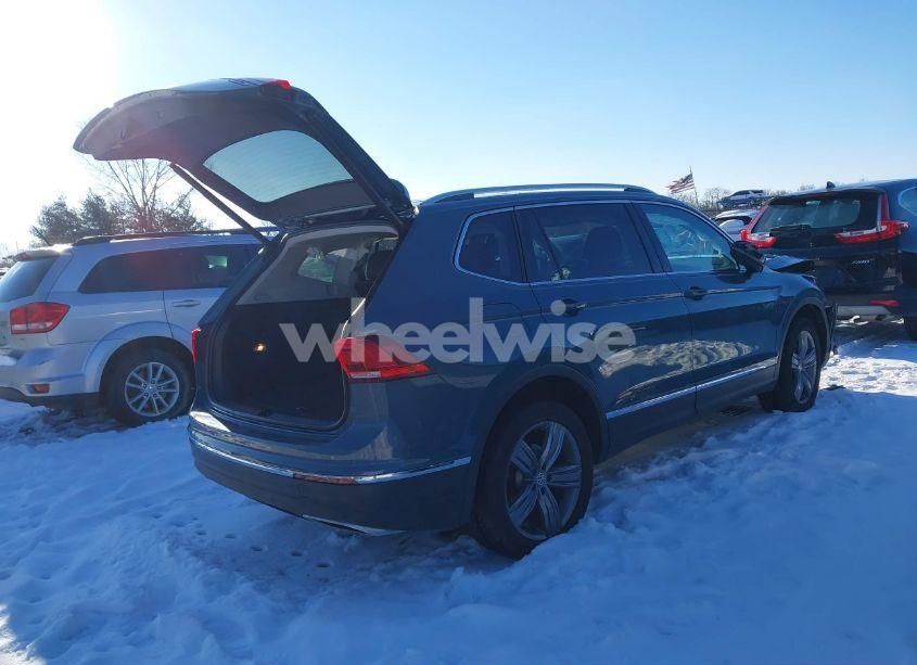 Photo 4 of 2020 Volkswagen Tiguan 2.0T SE/2.0T SE R-LINE BLACK/2.0T SEL (VIN 3VV2B7AX3LM025954)