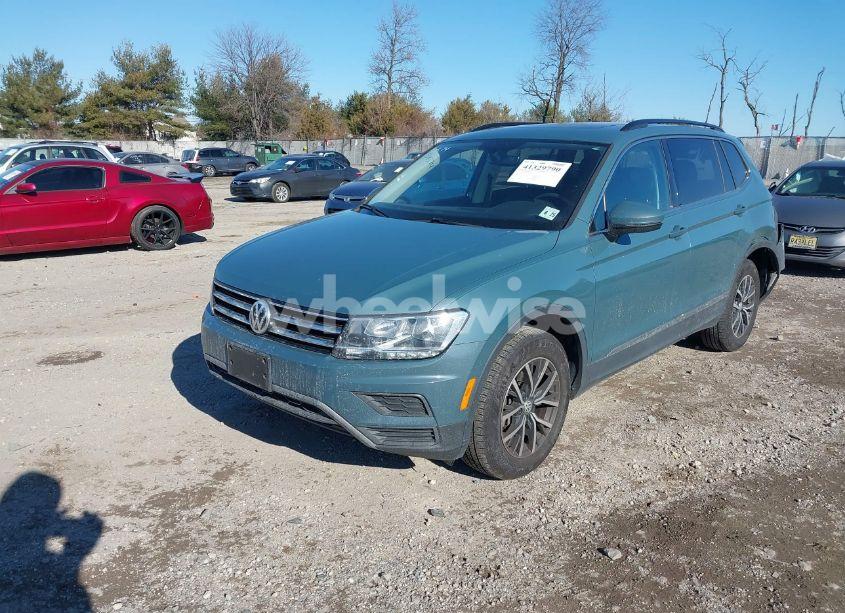 Photo 2 of 2020 Volkswagen Tiguan 2.0T SE/2.0T SE R-LINE BLACK/2.0T SEL (VIN 3VV2B7AX3LM151148)
