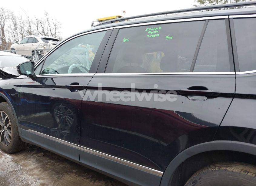 Photo 14 of 2020 Volkswagen Tiguan 2.0T SE/2.0T SE R-LINE BLACK/2.0T SEL (VIN 3VV2B7AX3LM181279)