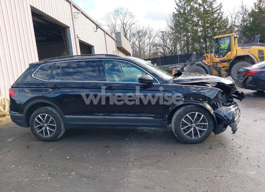 Photo 12 of 2020 Volkswagen Tiguan 2.0T SE/2.0T SE R-LINE BLACK/2.0T SEL (VIN 3VV2B7AX3LM182058)