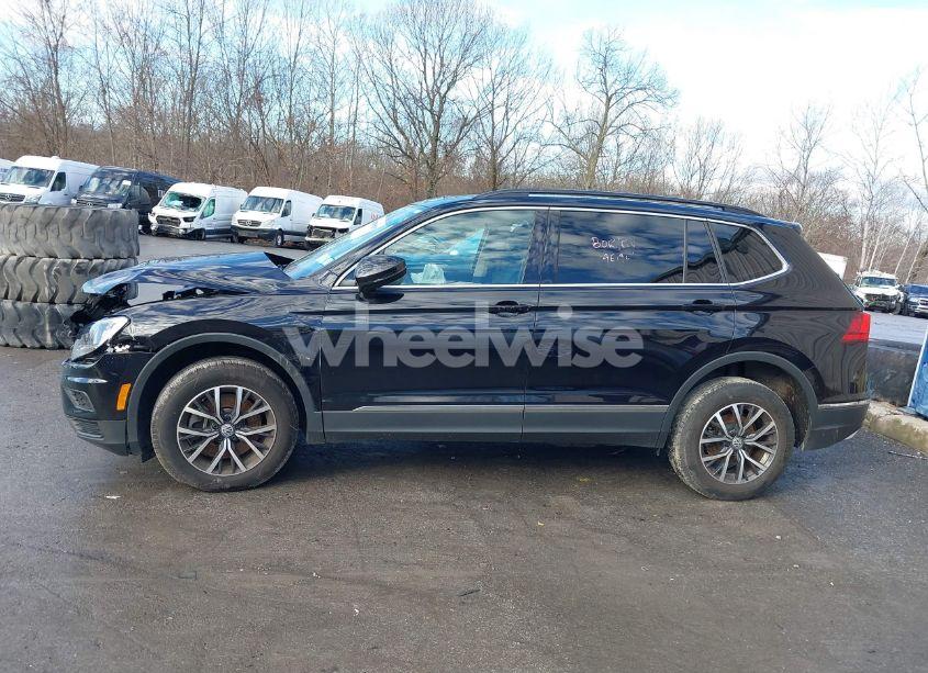 Photo 13 of 2020 Volkswagen Tiguan 2.0T SE/2.0T SE R-LINE BLACK/2.0T SEL (VIN 3VV2B7AX3LM182058)