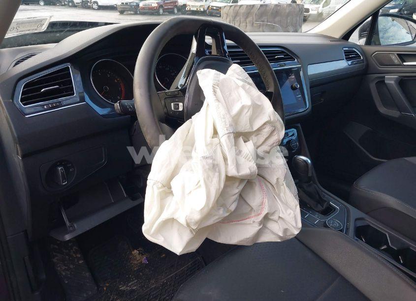 Photo 18 of 2020 Volkswagen Tiguan 2.0T SE/2.0T SE R-LINE BLACK/2.0T SEL (VIN 3VV2B7AX3LM182058)