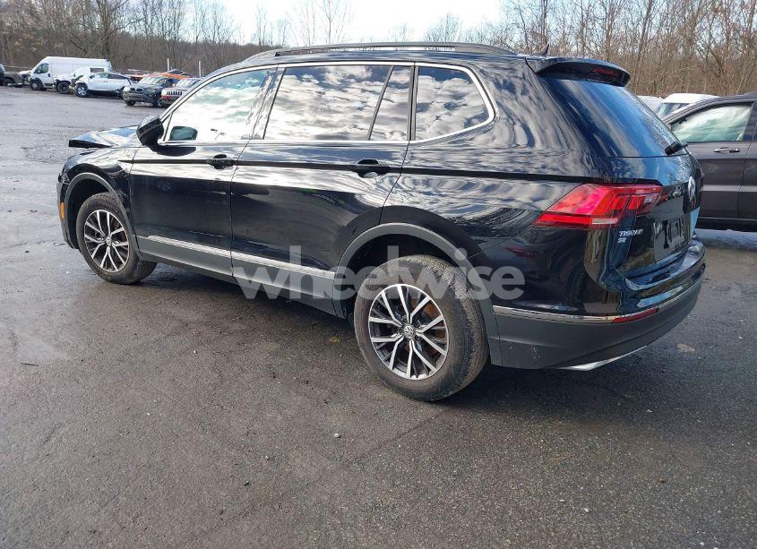 Photo 3 of 2020 Volkswagen Tiguan 2.0T SE/2.0T SE R-LINE BLACK/2.0T SEL (VIN 3VV2B7AX3LM182058)