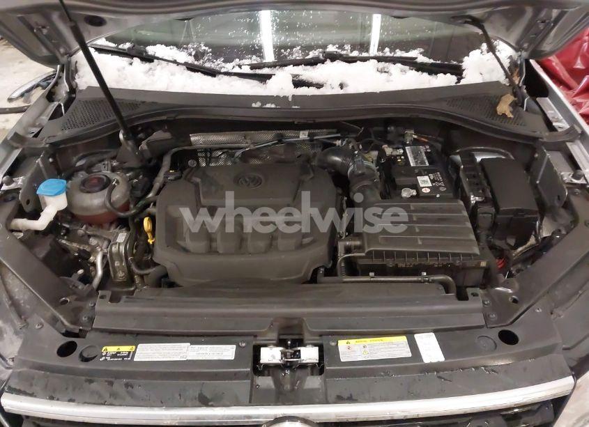 Photo 10 of 2021 Volkswagen Tiguan 2.0T SE/2.0T SE R-LINE BLACK/2.0T SEL (VIN 3VV2B7AX3MM010615)