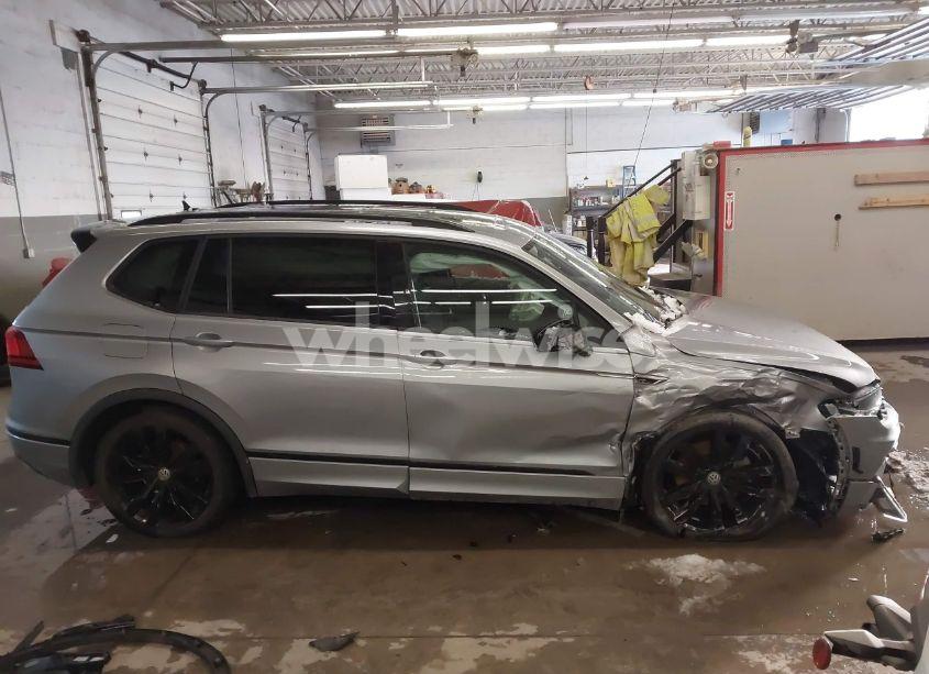 Photo 14 of 2021 Volkswagen Tiguan 2.0T SE/2.0T SE R-LINE BLACK/2.0T SEL (VIN 3VV2B7AX3MM010615)