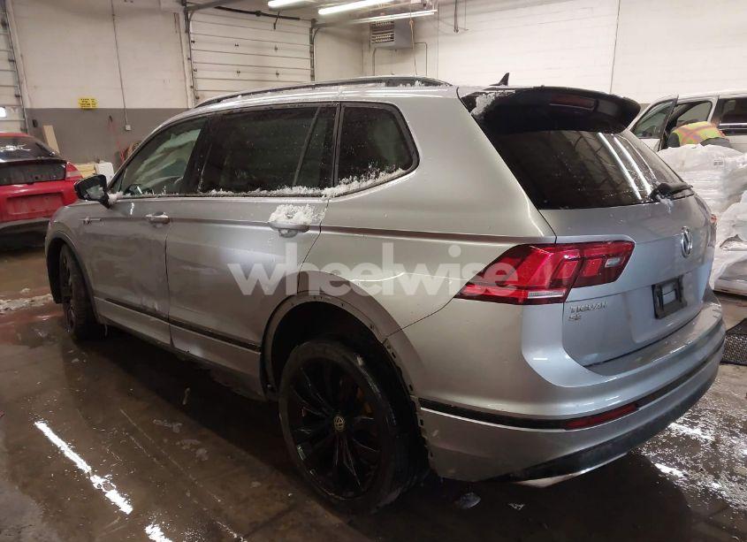 Photo 3 of 2021 Volkswagen Tiguan 2.0T SE/2.0T SE R-LINE BLACK/2.0T SEL (VIN 3VV2B7AX3MM010615)