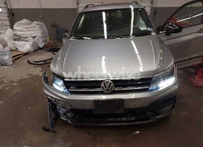 Photo 6 of 2021 Volkswagen Tiguan 2.0T SE/2.0T SE R-LINE BLACK/2.0T SEL (VIN 3VV2B7AX3MM010615)