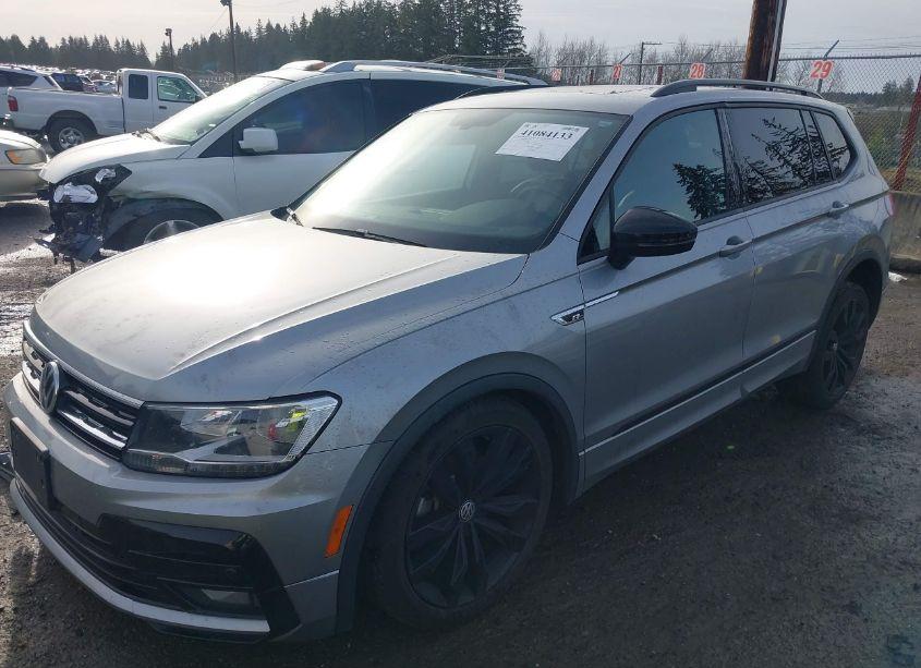 Photo 2 of 2021 Volkswagen Tiguan 2.0T SE/2.0T SE R-LINE BLACK/2.0T SEL (VIN 3VV2B7AX3MM112271)