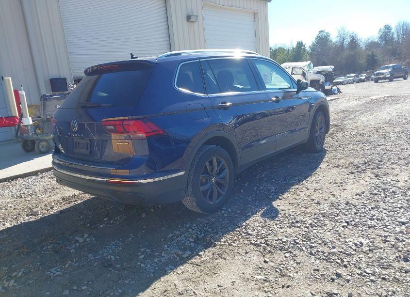 Photo 4 of 2022 Volkswagen Tiguan 2.0T SE (VIN 3VV2B7AX3NM162296)