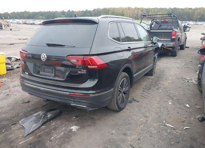 Photo 4 of 2018 Volkswagen Tiguan 2.0T SE/2.0T SEL (VIN 3VV2B7AX4JM006424)