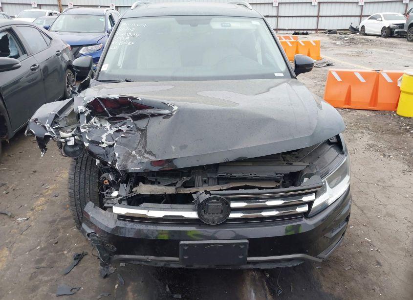 Photo 6 of 2018 Volkswagen Tiguan 2.0T SE/2.0T SEL (VIN 3VV2B7AX4JM006424)