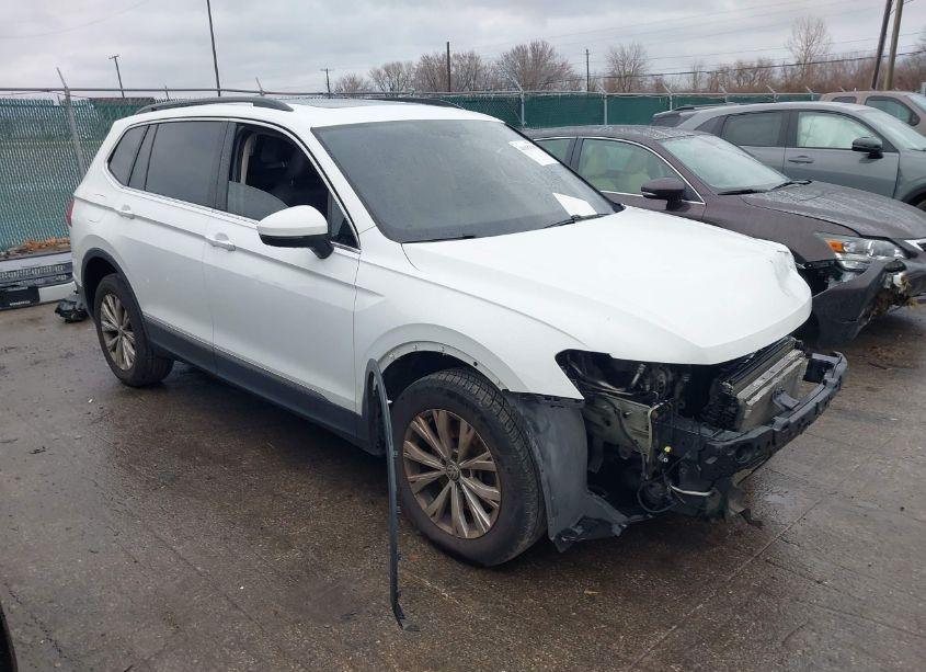 2018 Volkswagen Tiguan 2.0T SE/2.0T SEL (VIN 3VV2B7AX4JM079874) main photo