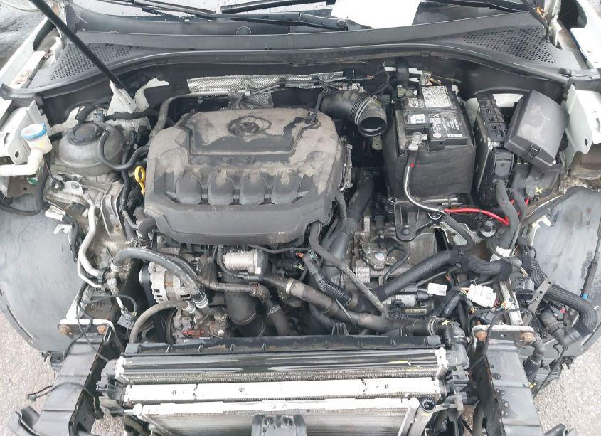 Photo 10 of 2018 Volkswagen Tiguan 2.0T SE/2.0T SEL (VIN 3VV2B7AX4JM079874)