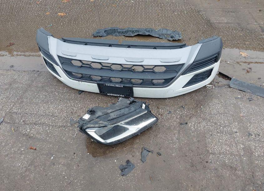 Photo 12 of 2018 Volkswagen Tiguan 2.0T SE/2.0T SEL (VIN 3VV2B7AX4JM079874)