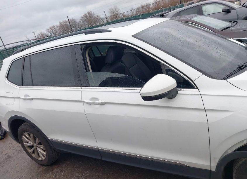 Photo 14 of 2018 Volkswagen Tiguan 2.0T SE/2.0T SEL (VIN 3VV2B7AX4JM079874)