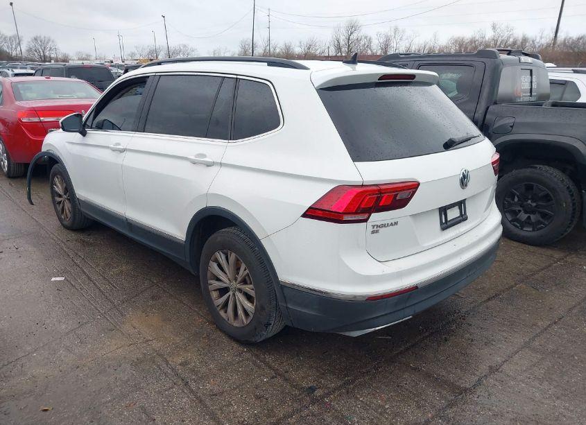 Photo 3 of 2018 Volkswagen Tiguan 2.0T SE/2.0T SEL (VIN 3VV2B7AX4JM079874)