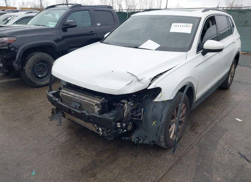 Photo 6 of 2018 Volkswagen Tiguan 2.0T SE/2.0T SEL (VIN 3VV2B7AX4JM079874)