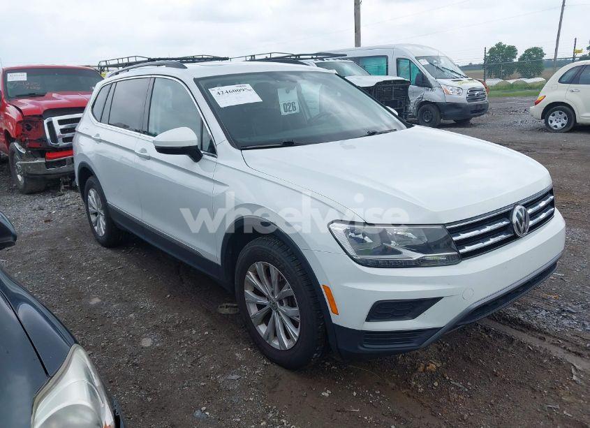 2018 Volkswagen Tiguan (VIN 3VV2B7AX4JM119600) main photo