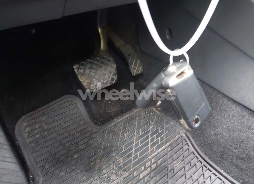 Photo 11 of 2018 Volkswagen Tiguan (VIN 3VV2B7AX4JM119600)